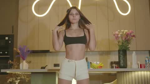 Naomi online show from November 2025 02:11:02 AM