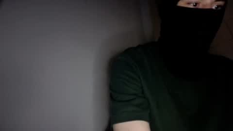 whispero_o online show from November 2025 06:57:02 PM