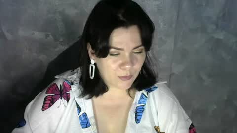Snapshot of white__queen_ chatting on July 2026 07:00:01 AM white__queen_ online show from July 2026 07:00:01 AM