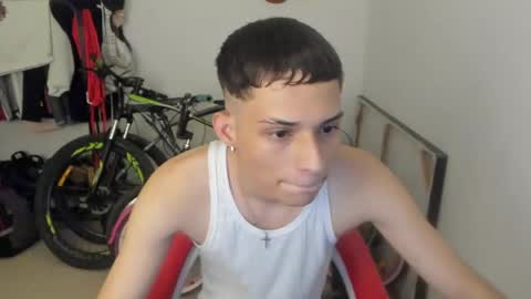 Snapshot of white_master444 chatting on April 2026 05:39:02 PM white online show from April 2026 05:39:02 PM