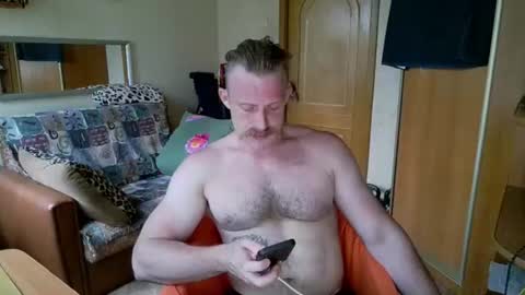 Snapshot of whitebull97 chatting on June 2026 04:42:02 PM WhiteBull online show from June 2026 04:42:02 PM