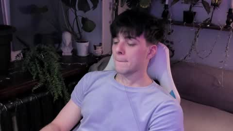 Gus online show from December 2024 09:17:01 PM