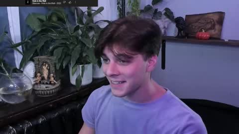 Gus online show from October 2025 07:35:02 PM