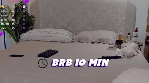 Snapshot of whitehelenn chatting on February 2026 06:12:02 PM whitehelenn online show from February 2026 06:12:02 PM