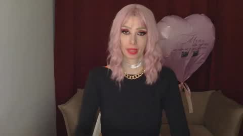 White Queen online show from February 2025 06:43:02 PM