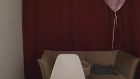 White Queen online show from March 2025 05:39:02 PM