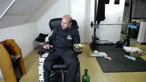 Snapshot of whiterabbit_86 chatting on December 2024 06:09:01 PM whiterabbit_86 online show from December 2024 06:09:01 PM