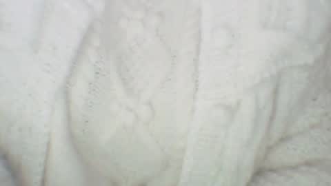 whitesweater online show from December 2024 08:00:01 AM