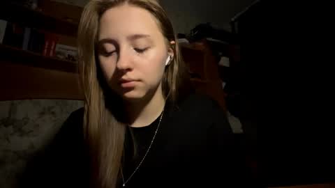 Snapshot of whitneyehlers chatting on March 2026 08:42:01 PM Vicky online show from March 2026 08:42:01 PM