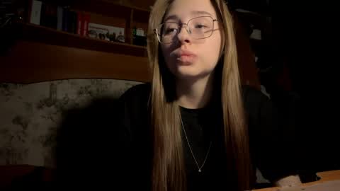 Snapshot of whitneyehlers chatting on March 2026 08:54:01 PM Vicky online show from March 2026 08:54:01 PM