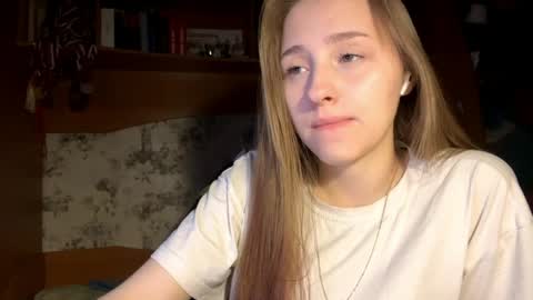 Snapshot of whitneyehlers chatting on April 2026 08:28:02 PM Vicky online show from April 2026 08:28:02 PM