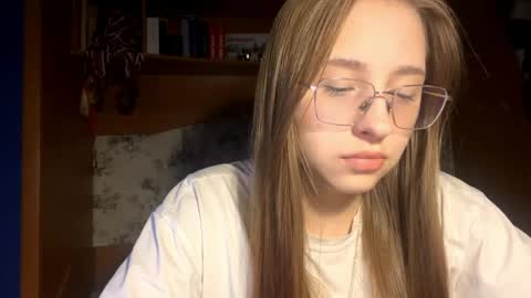 Snapshot of whitneyehlers chatting on April 2026 08:21:01 PM Vicky online show from April 2026 08:21:01 PM