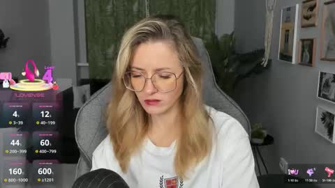 whitneypunnch online show from March 2026 03:08:02 PM