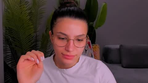 Snapshot of whoislulu chatting on January 2025 06:56:01 PM whoislulu online show from January 2025 06:56:01 PM