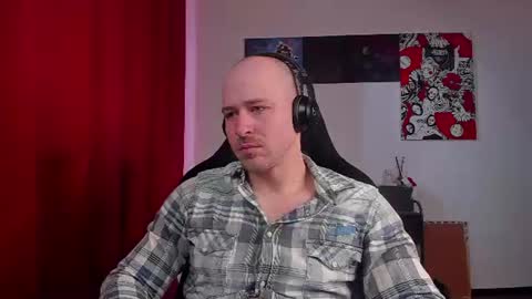 Snapshot of why_you_so_serious chatting on June 2026 03:39:02 PM VI online show from June 2026 03:39:02 PM