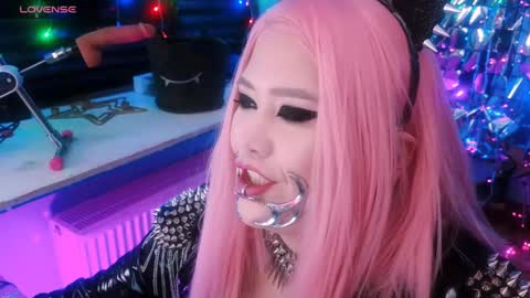 Laura  online show from February 2025 05:29:01 AM