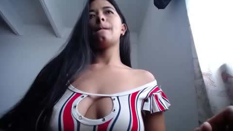 Ilauren online show from December 2024 12:12:02 PM