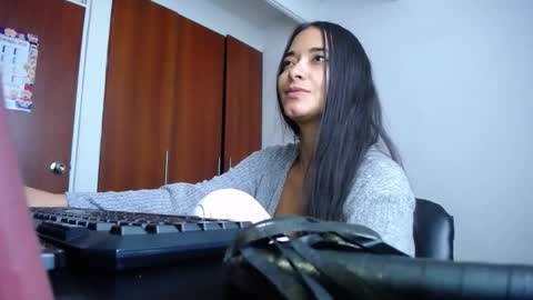 Ilauren online show from February 2026 12:34:01 PM