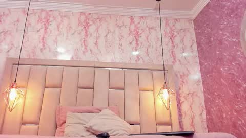 wild_firee_ online show from December 2025 08:38:02 PM