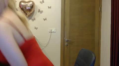 Snapshot of wild_silk_desire chatting on July 2026 04:31:01 PM Alina online show from July 2026 04:31:01 PM