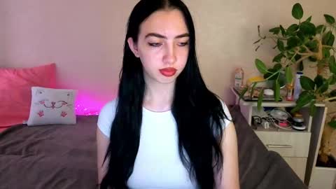 Snapshot of wildkittenx_ chatting on June 2026 04:02:01 AM Alena online show from June 2026 04:02:01 AM