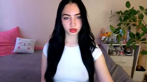 Snapshot of wildkittenx_ chatting on June 2026 04:12:02 AM Alena online show from June 2026 04:12:02 AM