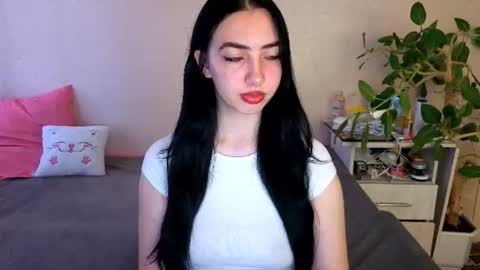 Snapshot of wildkittenx_ chatting on June 2026 04:10:02 AM Alena online show from June 2026 04:10:02 AM