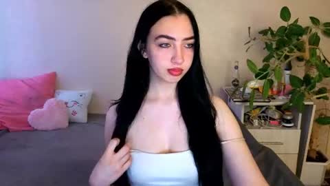 Snapshot of wildkittenx_ chatting on June 2026 04:15:02 AM Alena online show from June 2026 04:15:02 AM