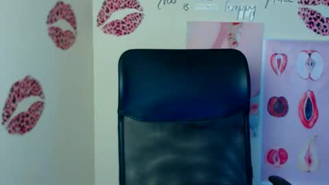 Snapshot of wildsoul8 chatting on May 2026 06:29:01 AM Rosalinda online show from May 2026 06:29:01 AM