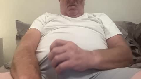 willieb777 online show from October 2025 01:09:02 PM