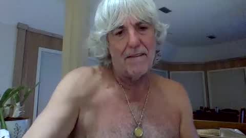 Snapshot of winedog2020 chatting on February 2026 05:17:01 AM Gundja Man online show from February 2026 05:17:01 AM