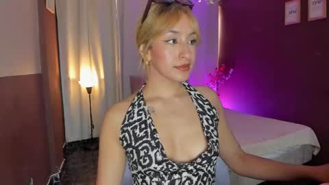 Snapshot of wini_fer chatting on May 2026 02:36:01 PM Wini Fer online show from May 2026 02:36:01 PM