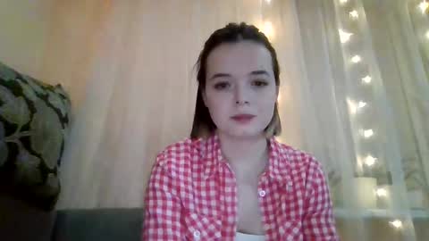 Snapshot of winter__white_rose chatting on December 2024 03:55:01 PM Emma online show from December 2024 03:55:01 PM
