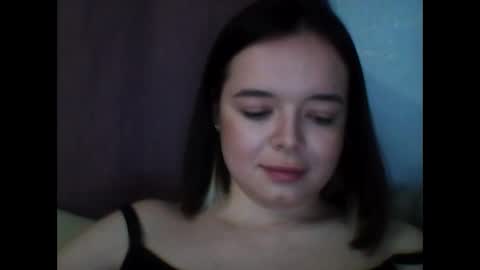 Snapshot of winter__white_rose chatting on February 2025 12:59:01 PM Emma online show from February 2025 12:59:01 PM