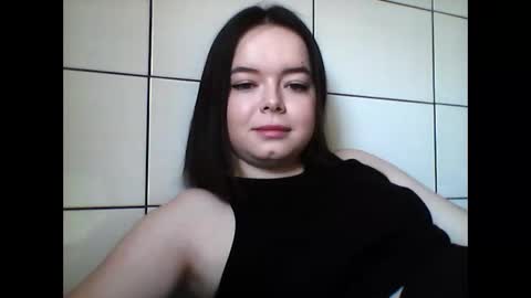 Snapshot of winter__white_rose chatting on February 2025 11:54:01 AM Emma online show from February 2025 11:54:01 AM
