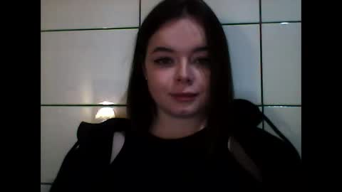 Snapshot of winter__white_rose chatting on February 2025 03:53:01 PM Emma online show from February 2025 03:53:01 PM