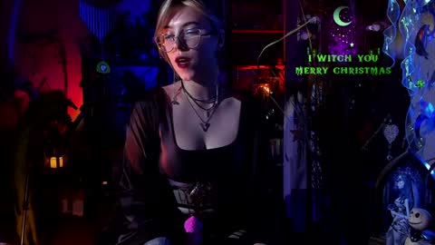 Snapshot of witch_fiona chatting on December 2024 10:36:02 PM Goddess of two strapons - Mr. long Don Mr. Pinky online show from December 2024 10:36:02 PM