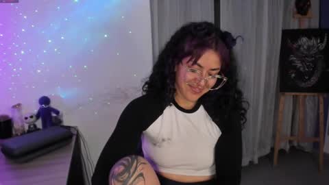     Luna Violeta  A r t i s t  online show from February 2025 12:14:01 AM