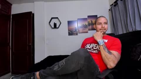 Magnus Dark independent model online show from April 2026 05:27:01 AM