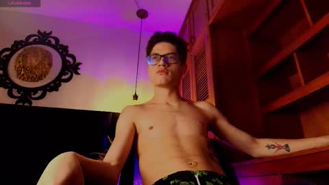  W O L F  online show from November 2025 11:43:02 AM