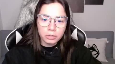 Alex online show from October 2025 02:01:02 AM