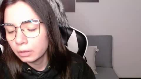 Alex online show from February 2026 02:07:03 AM