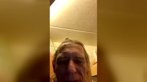 Snapshot of wonderboy3272 chatting on January 2026 10:29:01 AM guido online show from January 2026 10:29:01 AM