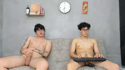 Brayan 8 - Blerth 3 - Alejandro  online show from November 2025 12:32:02 AM