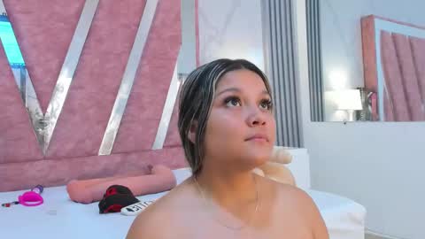 wonderkloe_ online show from March 2026 01:40:02 AM