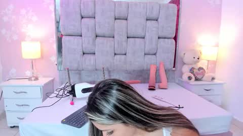 wonderkloe_ online show from March 2026 03:22:02 AM