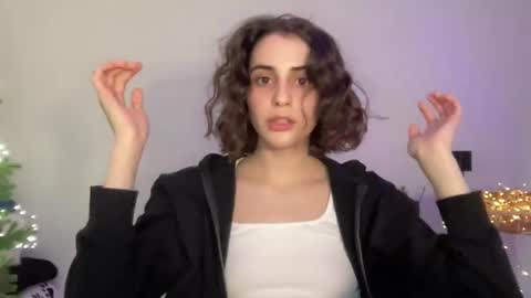 Stia online show from March 2025 06:16:01 PM