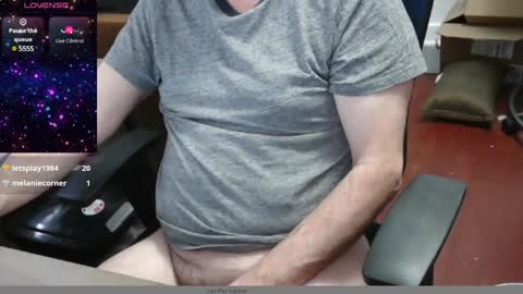 Snapshot of woodworker6473 chatting on December 2024 07:39:02 PM woodworker6473 online show from December 2024 07:39:02 PM