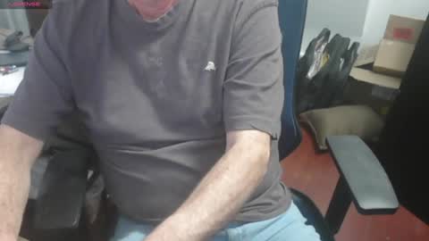 Snapshot of woodworker6473 chatting on December 2024 08:58:02 PM woodworker6473 online show from December 2024 08:58:02 PM