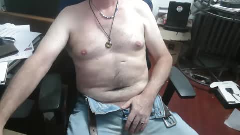 Snapshot of woodworker6473 chatting on September 2025 11:28:02 PM woodworker6473 online show from September 2025 11:28:02 PM